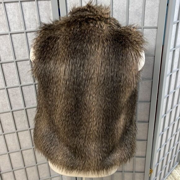 H&M Womens Brown Faux Fur Vest Size 2 Lined. - Picture 2 of 7